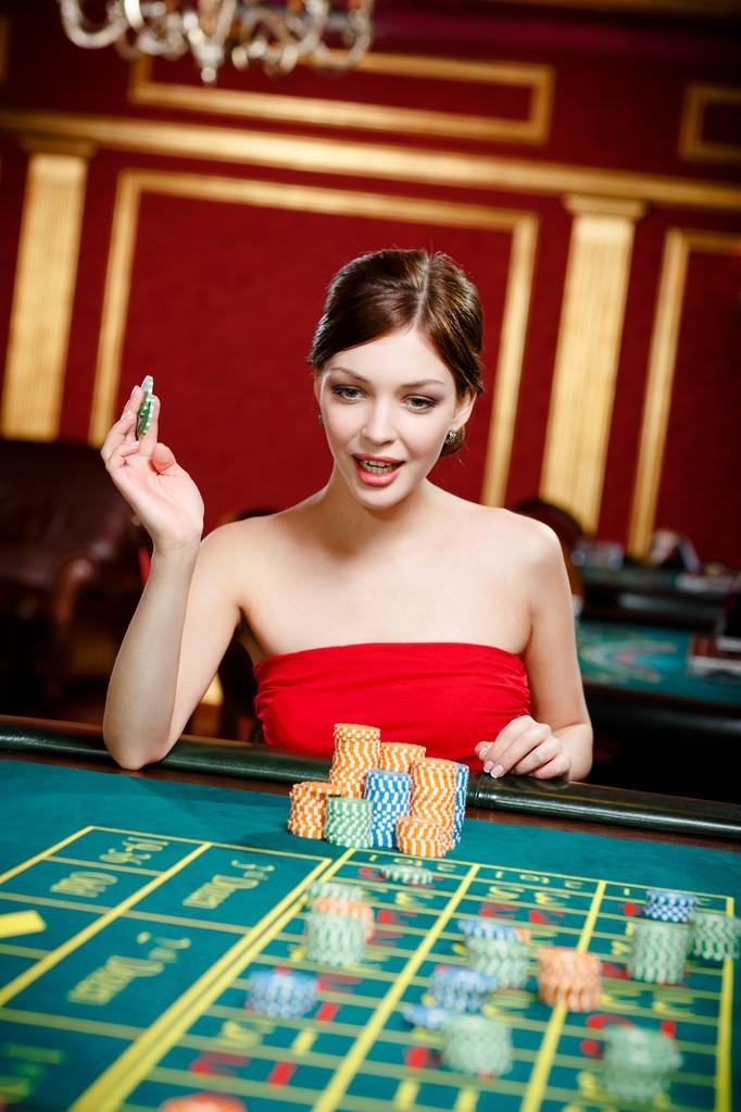 Platform togel 188 menampilkan berbagai permainan kasino, sportsbook, dan slot di antarmuka mobile
